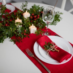 Red Christmas table linen napkins. Festive Xmas table cloth napkin. Christmas dinner linen napkins. Xmas table linens. Red holiday napkins