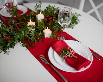 Red Christmas table linen napkins. Festive Xmas table cloth napkin. Christmas dinner linen napkins. Xmas table linens. Red holiday napkins