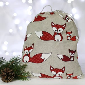 Bolsa de zorro con cordón: bolsa de regalo de Navidad, bolsa de lino Fox, bolsa de regalo navideña, bolsas de regalo Woodland, bolsa de zorro, saco de regalo, embalaje de regalo, envoltura de regalo