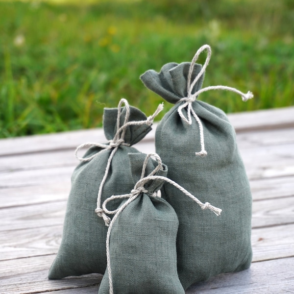 Set 10 Sage green linen fabric gift bags. Party quest gift pouch. Fall wedding bags. Linen baptism favor bags. Goodies bags in bulk.