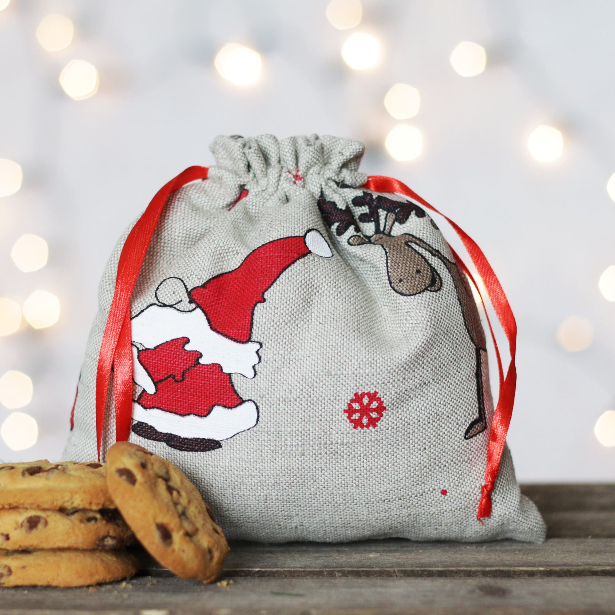 Christmas favor bags santa gift bag Christmas treats bag christmas santa bag favor bag santa claus bag christmas sackburlap christmas