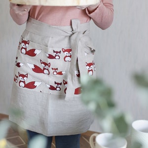 Fox linen half apron. Woodland print linen gray apron. Wrap apron with pockets. Bistro waiter apron. Vendor apron. Gift for pet lovers