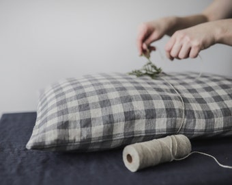 Plaid linen pillow covers. Check linen pillow cases. Natural linen pillow shams. Washed linen pillow case. Flax linen pillows