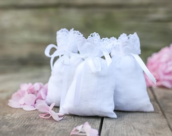 Set of 10 Wedding gift bags, small bags, baptism favors, fabric sack, white Linen bags, bags with lace, linen pouch, gift wrap, gift bags