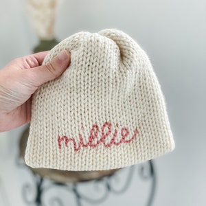 Gepersonaliseerde naam | Nieuw babycadeau | Gepersonaliseerde newbornmuts | 8 verschillende kleuropties | Pasgeboren hoed met naam | Babymutsje | Gepersonaliseerde hoeden