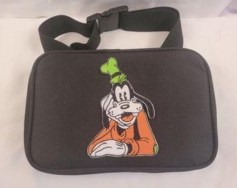 NEW Embroidery Mickeys Pal Goofy Small Pin Trading Shoulder Bag Converts to Fanny Pack Adult-Child holds about 100 Hidden Mickey Disney Pins