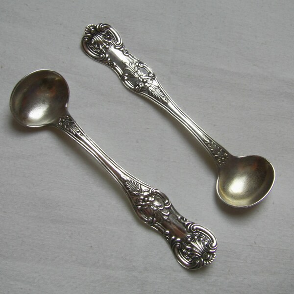 Antique Pair solid SILVER Queens Pattern SALT SPOONS Glasgow 1856