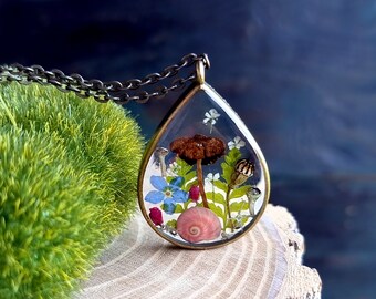 botanical pendant pagan witchy earth handmade gift Real flower romantic tiny world necklace fairy garden forest beauty terrarium