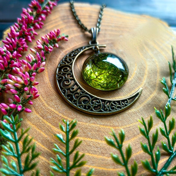 Crescent moon necklace with green moss Anniversary gift for wife Boho wedding bridesmaid gift Woodland pendant Celestial jewelry Witchy gift