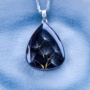 Terrarium necklace - Dandelion seed - Resin jewelry - Nature locket - Gift for mom - Teardrop charm - Forest witch