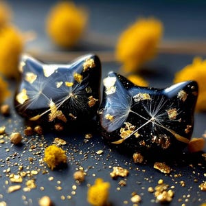 Pendientes de resina con diente de león y gato negro: copos de oro, postes de acero inoxidable