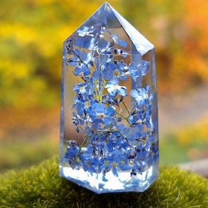 Standing crystal - Altar tools - Forget me not - Witchcraft stuff - Forest witch gift - Mori girl - Resin jewelry - Table decor