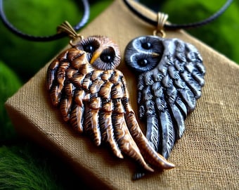 Juego de collares de pareja con alas de búho a juego: colgantes de arcilla polimérica esculpidos a mano