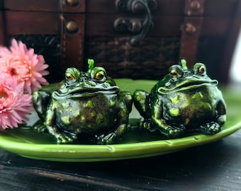 Candle set-Frog candle-Spell Ritual-Witchcraft-Spooky Home Decor-Forest witch-Witchy Alter-Gift for witch-Halloween gift-Toad figurine