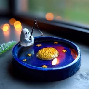 Plato decorativo espeluznante con luna y estrellas. Bonito organizador de joyas con forma de fantasma. Regalo de cumpleaños para chica gótica. Porta incienso único. Plato para joyas.