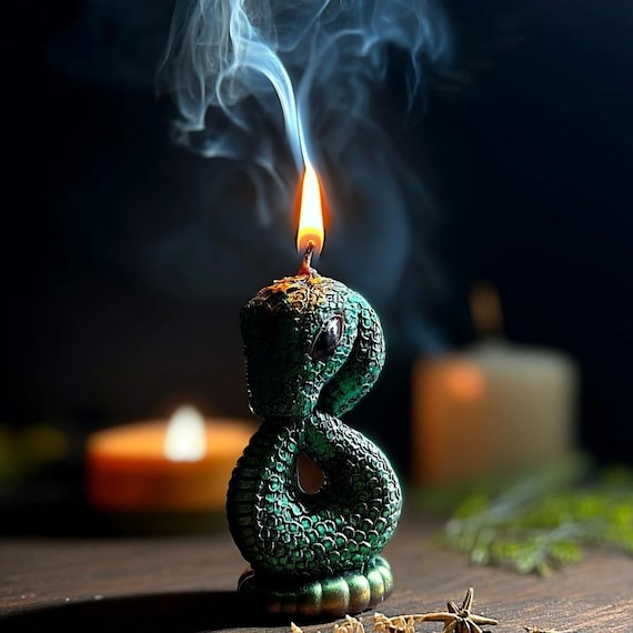 Candela Fatta A Mano Nell'orso Di Forma Fatto Da Cera D'api Naturale Immagine Stock - Immagine - Foto 6