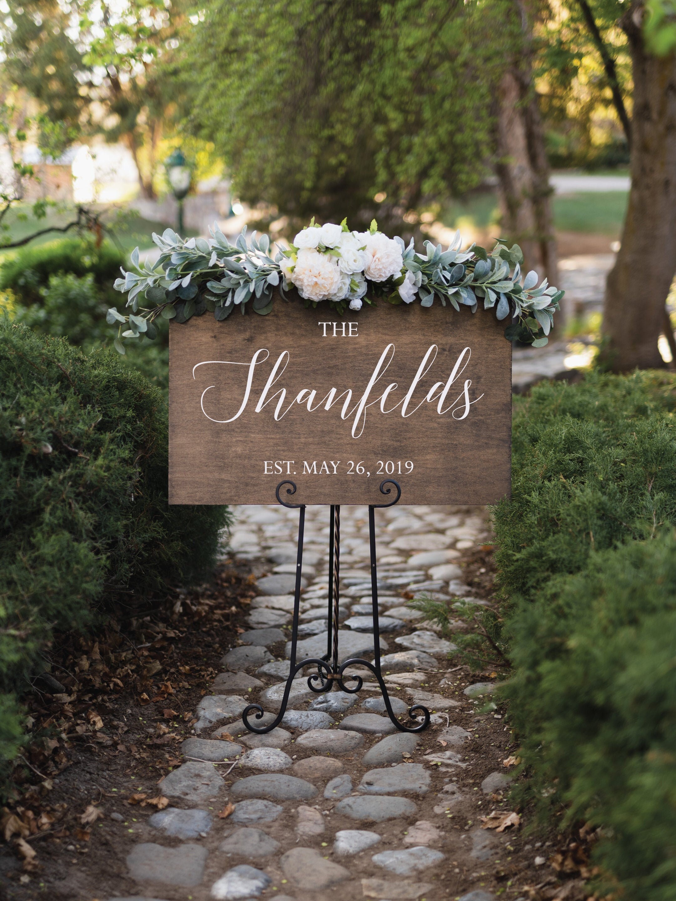 Last Name Wedding Welcome Sign - Rustic Wood Wedding Sign - Chantilly…