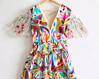 LINDO DESTINO Wedding dress Otomi Wedding dress multicolor embroidery