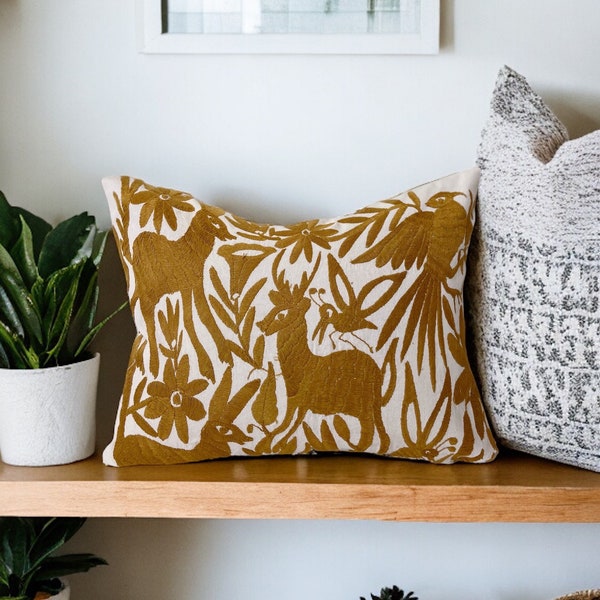 Decorative Pillows - Otomi pillowshams - Gold