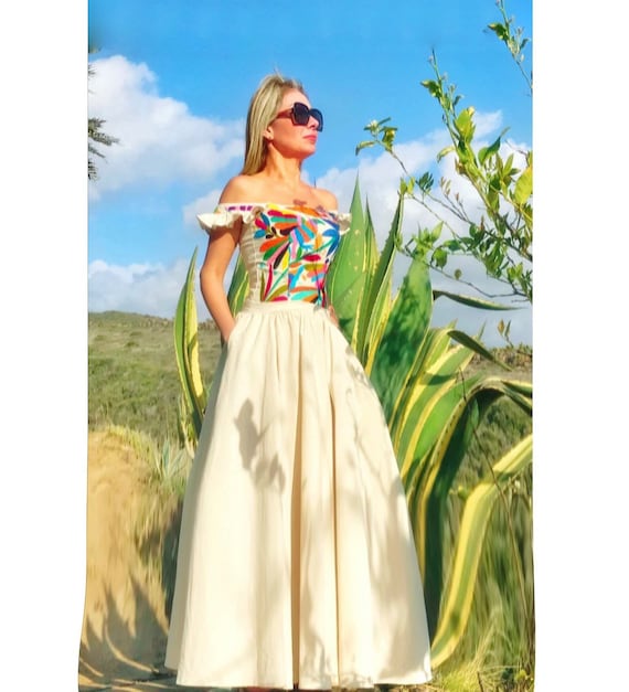 Otomi off Shoulder Dress TLAQUEPAQUE MAXI Hand Embroidery by Otomi Women. 100% Cotton(muslin). - Etsy Otomi off Shoulder Dress TLAQUEPAQUE MAXI Hand Embroidery by Otomi Women. 100% Cotton(muslin). - Etsy