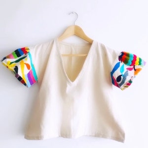 Otomi hand embroidered blouse | cotton Muslin | RAINBOW embroidery | PUNTA MITA