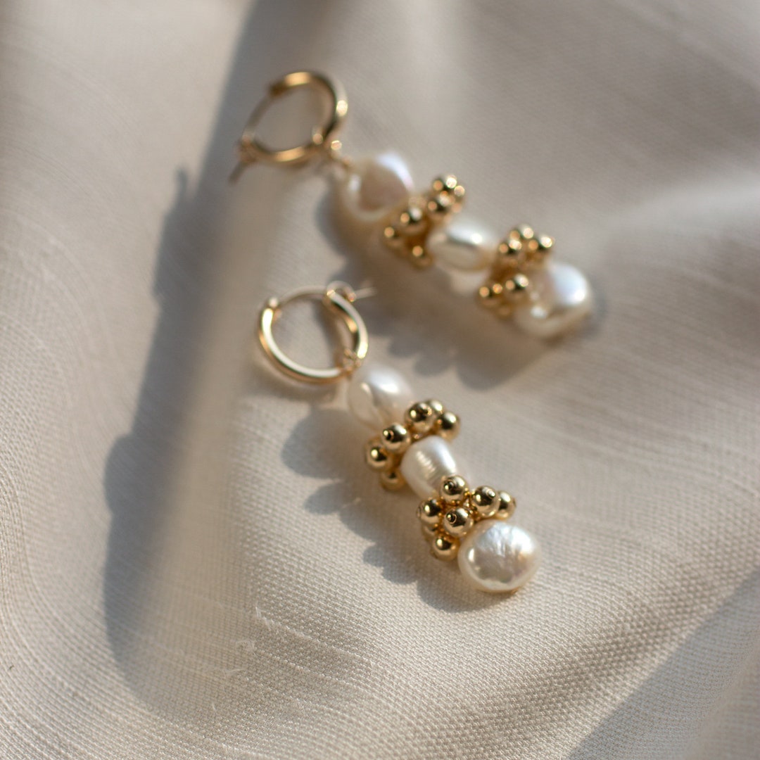 Pearl Earrings main image 0