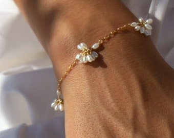Bridal Bracelet - Dainty Pearl Jewelry - Wedding Style - 14k gold fill or sterling silver - Gifts for Her - Freshwater Pearl Charm Bracelet