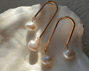 Baroque Pearl Arc Earrings - 14k gold filled - Post Dangle Earrings - Gift Ideas - Summer Jewelry