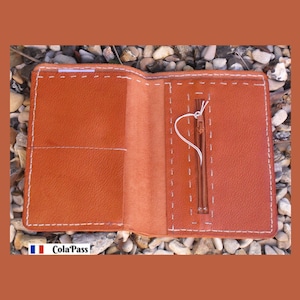 portefeuille en cuir marron cousu main