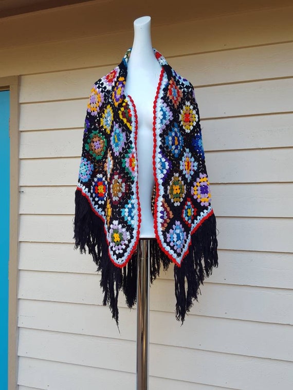 Vintage Hand Crocheted Granny Square w Fringe Shaw