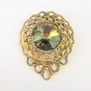 Vintage Accessories ~  Scarf Clip  Goldtone  Peacock Rivoli glass     1 7/8" -  1960's  Lieba USA   (GP-1)