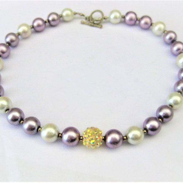 Vintage Jewelry ~ Glass Pearl  Choker Necklace  White Lt. Purple   Beads   Toggle   1980's  -  17"   (N11B)