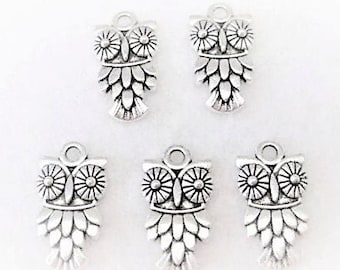 Jewelry Supplies ~  5 Owl  Charms  Pendant Small  Silver tone   Set/5    (GrpO7/G-2B)