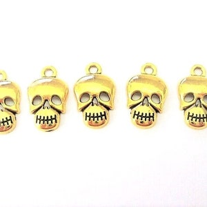 Jewelry Supplies ~ 5 Skull  Charms  Pendant  Gold-tone  Halloween   Set/5    (Grp-S25)