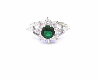 Vintage Jewelry ~  Emerald Green Ring Crystal   Silver-tone   Band  Faux Gem  Costume Ring   Size 8      #EG   (GP1)