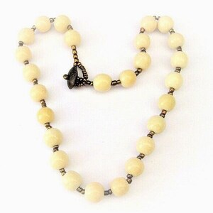 Vintage Jewelry ~ Glass Bead Necklace  Ivory Round -  Toggle   19 1/2"   (G5B)