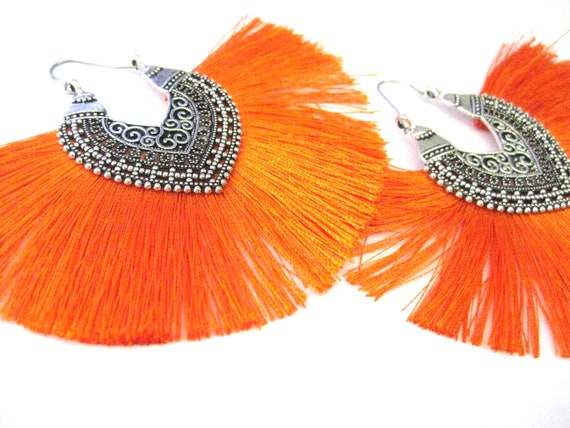 Vintage Jewelry ~  Orange Tassel Fan Earrings  Pi… - image 2