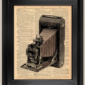 Fotocamera, stampa della pagina del libro della fotocamera vintage pieghevole. Regalo per papà. Stampa sulla pagina del dizionario vintage.