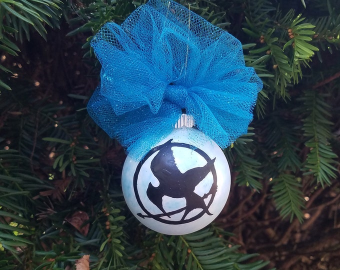 home made drawn art Fandom geek nerd gift custom Christmas the Capitol Katniss everdeen primrose Freehand Mockingjay Logo Hunger Games
