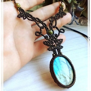 Labradorite Macrame Necklace, Crystal Necklace, Gemstone Necklace, Natural Stone Pendent, Macrame Art, Original Macrame Jewelry Design.