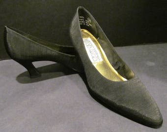 Mootsies Tootsies - Vintage/New/Dead Stock - Classy Black Dressy Pumps - Never Out of Style!