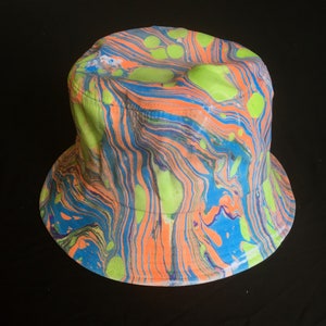 Orange and Blue Marbled Psychedelic Bucket Hat ebru
