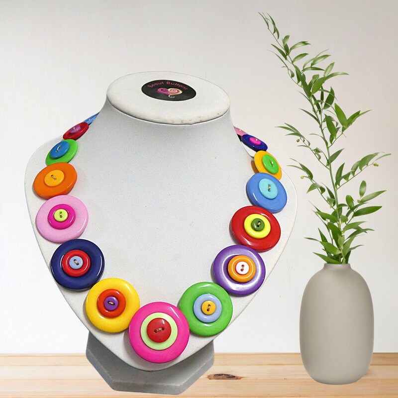 The Buckley Ashley Button Set in Neon Lilac