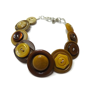 Vintage Knopfarmband, Caramello.  Knopf Schmuck, handgefertigtes Armband, Vintage Knöpfe handgemachter Schmuck, Geschenk für Mama, Geburtstagsgeschenk