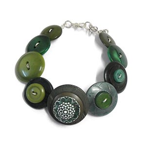 Vintage Knopfarmband, Frühling.  Knopf Schmuck, handgefertigtes Armband, Vintage Knöpfe handgemachter Schmuck, Geschenk für Mama, Geburtstagsgeschenk