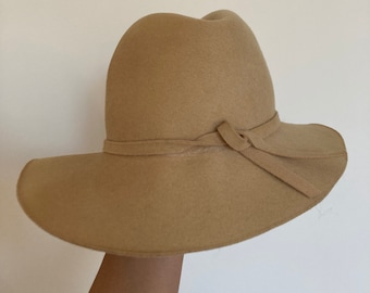Vintage-Fedora-Cowboyhut für Damen aus asymmetrischem Wollfilz mit Schleife, hellbraun-beige