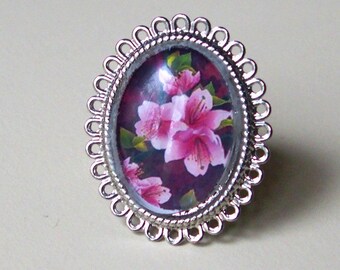 Bague fleurs de cerisier prune et fuchsia, bague argentée, bague ajustable, bague 18x25cm, cabochon verre fait main