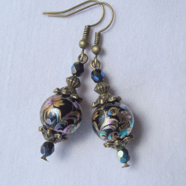 Boucles d'oreille perles japonaises Tensha noir, perles a facettes bleu métal bronze fait main