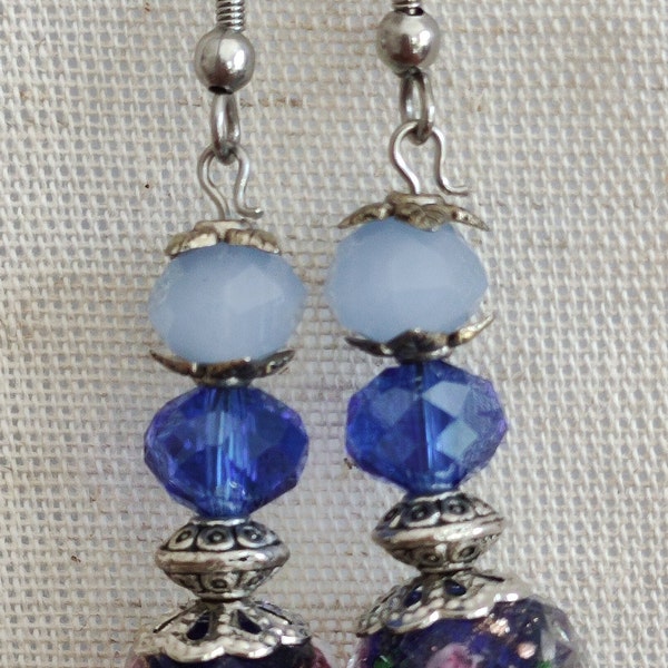 Boucles d'oreille perles verre bleus crochets acier inoxydable fait main