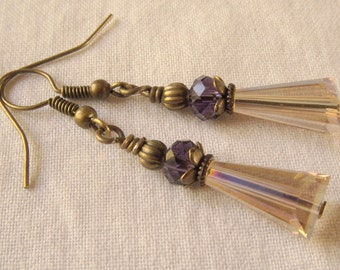 Boucles d'oreille beige et violet fait main